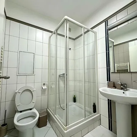 Vittoria Debar Maalo Skopje